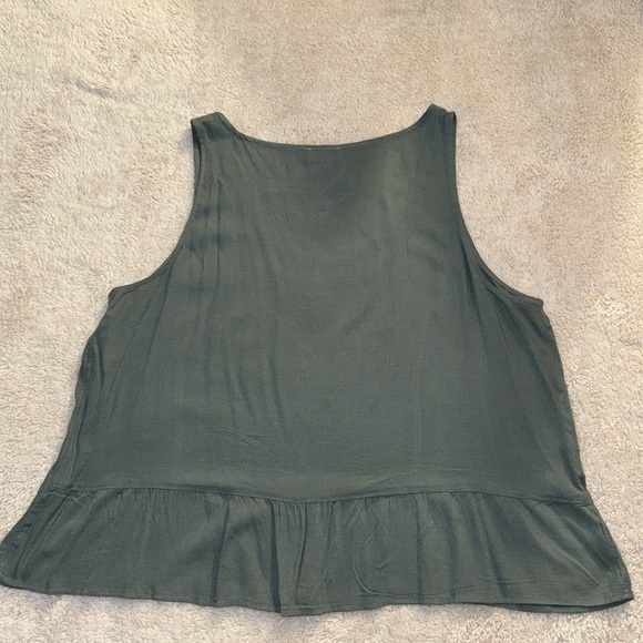 🆕 Loft Peplum Tank - Picture 5 of 6